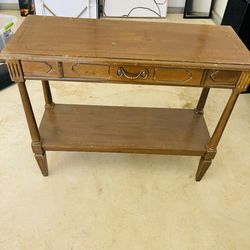 Mesita (necesita Pintura)