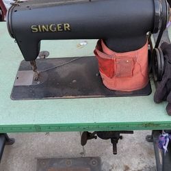 Singer Sewing Machine 