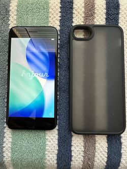 iPhone SE 3rd Gen - Unlocked to use with any carrier