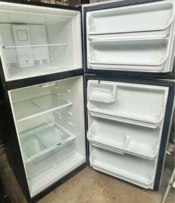 Frigidaire Top Freezer Refrigerator - 20.4 cubic feet - Free Delivery