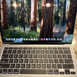 MacBook Air 13 Laptop 