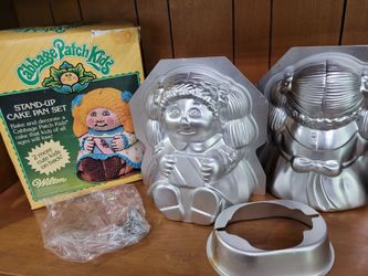 Wilton Cabbage Patch Kids Stand-Up Cake Pan Set