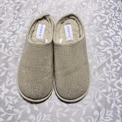 Girl’s or Women’s Slippers Size 6