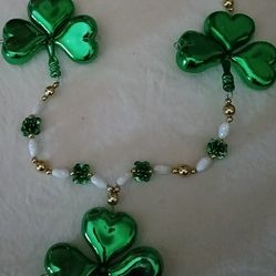 BRAND NEW  SHAMROCK NECKLACE 