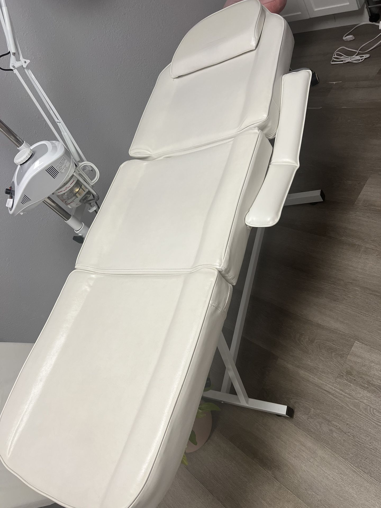 Esthetician Bed for Sale in San Diego, CA OfferUp