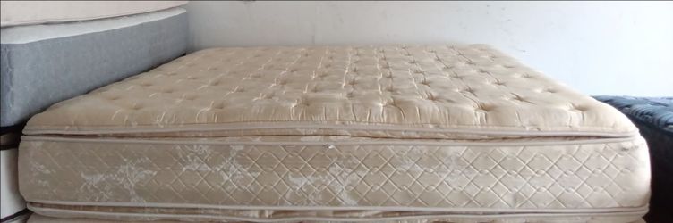 King Size Mattress (Colchón King Size)