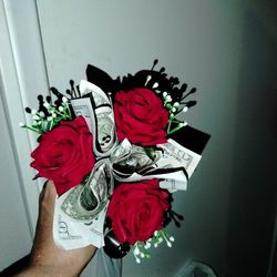 Small Flower Money With Roses Bouquet