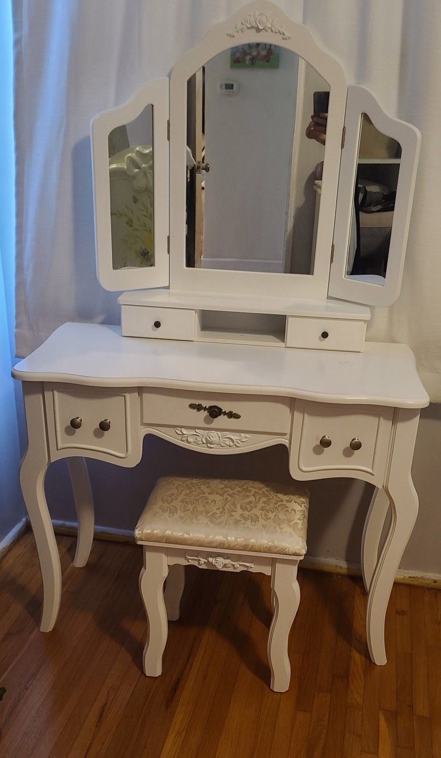 Wooden Vanity Make Up Table Set With Mirror & Stool