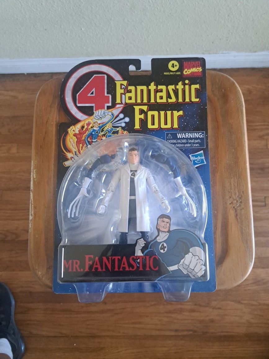 Marvel Legends Fantastic Four Mr Fantastic  Retro Card.