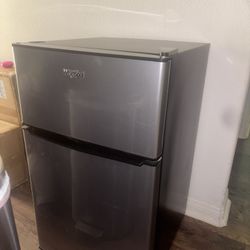 Big Mini Fridge 