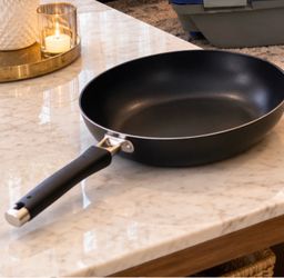 Pan with Black Handle big size