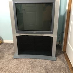 32” Sony Trinitron Wega CRT TV w/ matching stand
