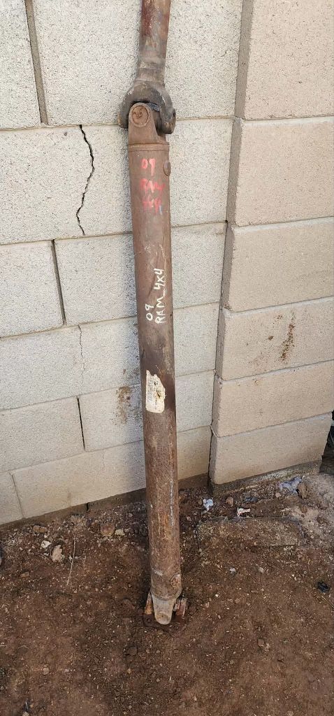 2009 Ram 1500 5.7 drive shaft 4x4 Part