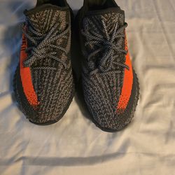Yeezy Boost 350 V2 Carbon Beluga – Size 8.5 – Clean 🔥