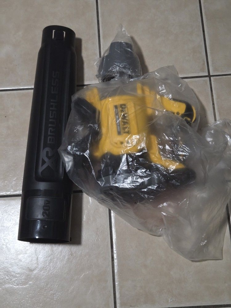 Dewalt brushless Leaf blower