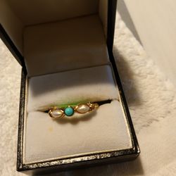 Goldtone SimulantsTurquoise & Pearls