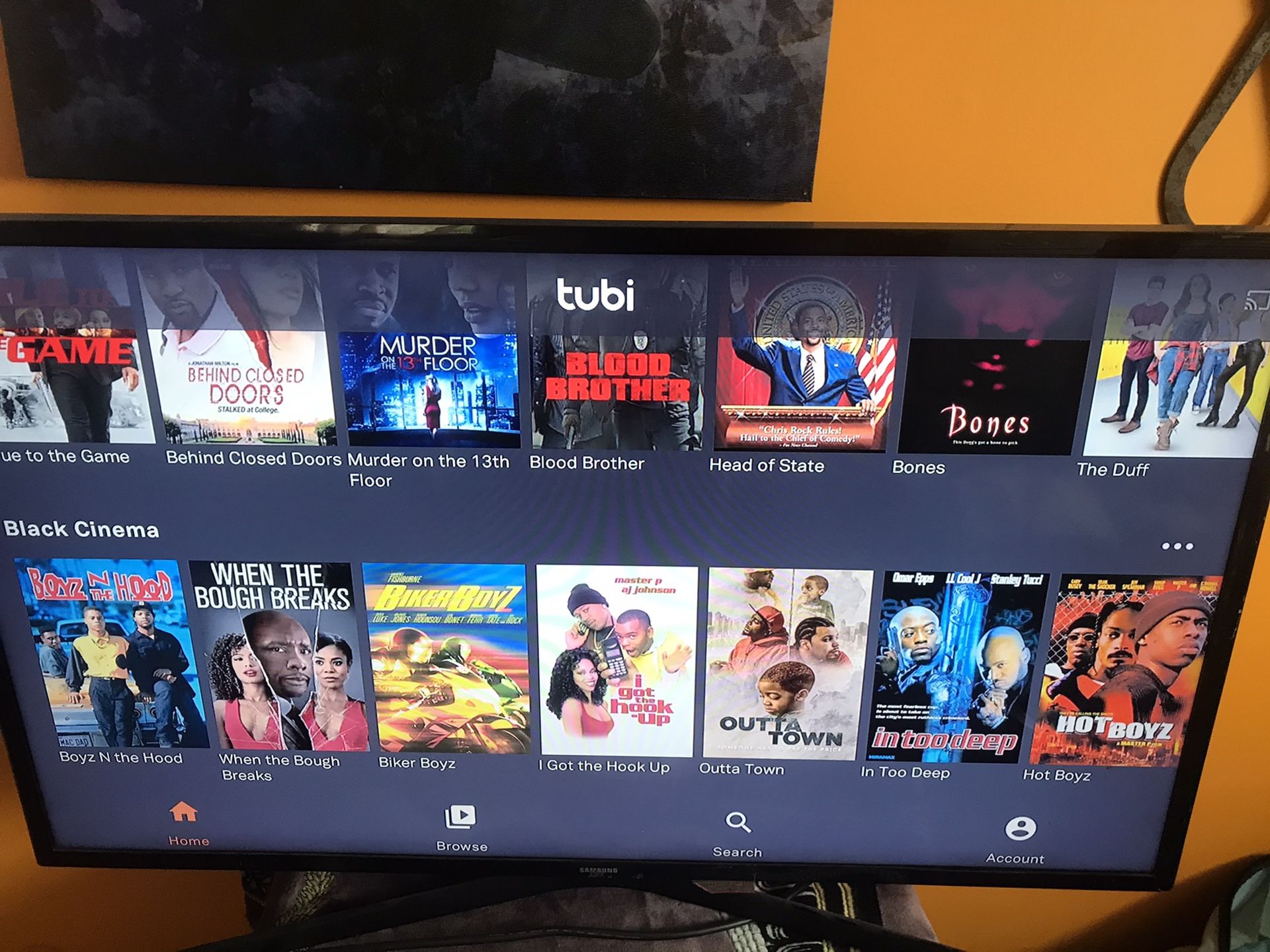 ROKU TV BOX FoR MOVIES AND 1000 channels. ((Hablo español))