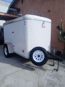 5x8 ENCLOSED TRAILER WITH RAMP