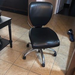 DESK CHAIR.   REAL LEATHER EXCELLENT CONDITION 