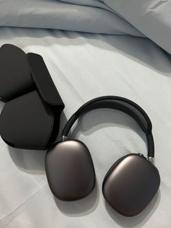AirPods Maxes