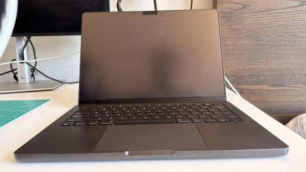 MacBook Pro M3 Pro 12-Core CPU and 18-Core GPU 14" (2023) 1TB SSD - Excellent Condition