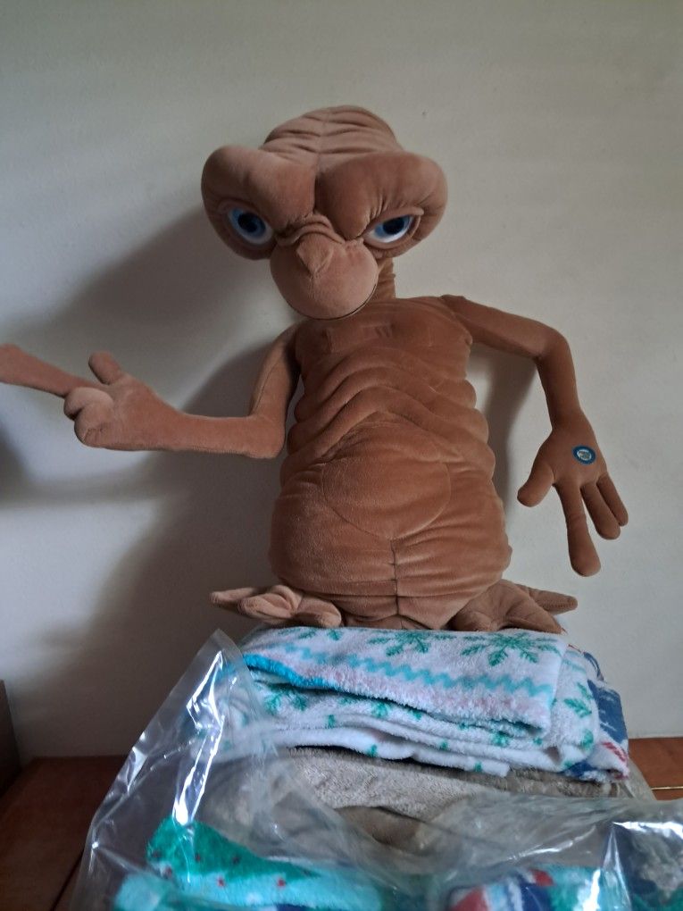 E.T. 2' Stuffed Toy