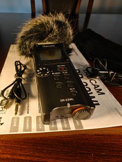 Tascam DR-22WL  +  64 GB  Memory + Deadcat