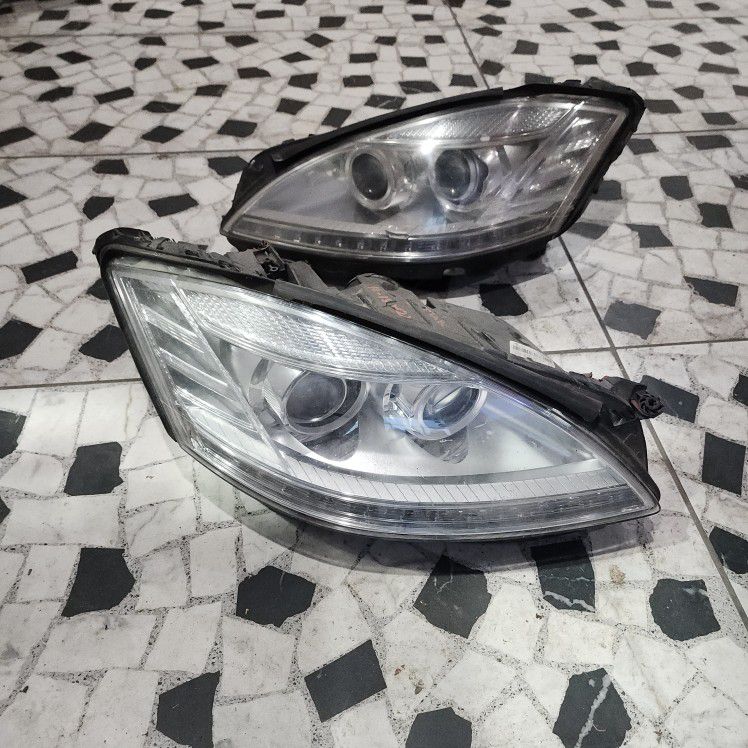 2011 To 2015 Mercedes-Benz S Class Headlights S550 S63 AMG DAMAGED W221