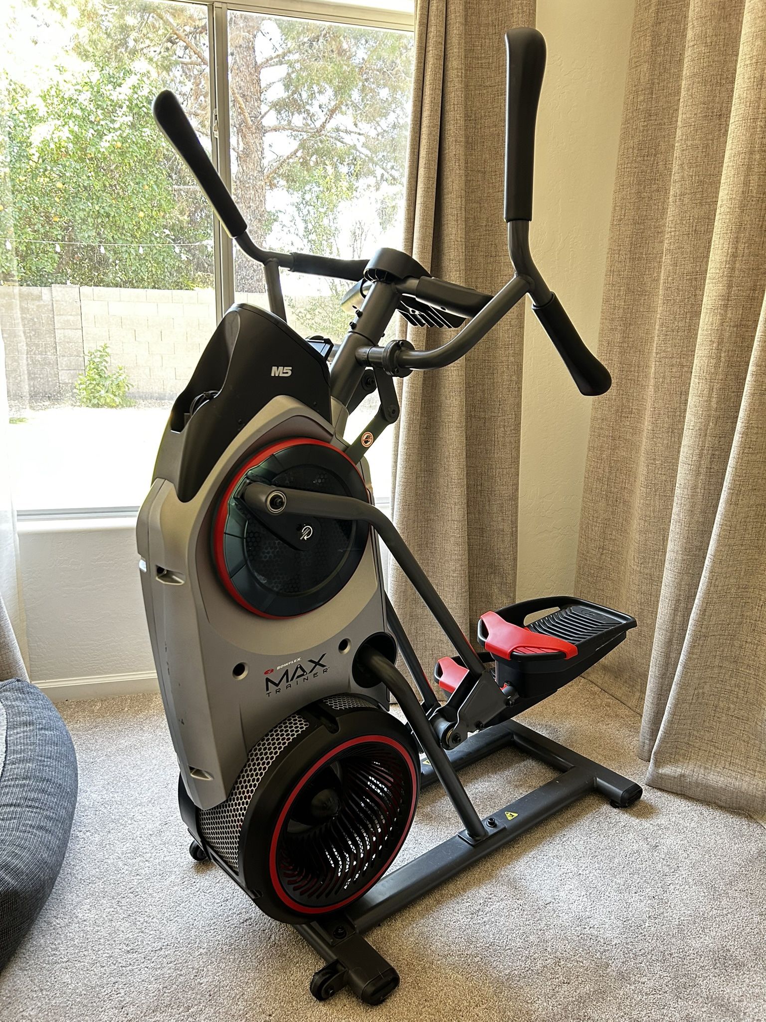 BOWFLEX MAX TRAINER ELLIPTICAL M5