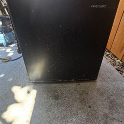 Mini Fridge 