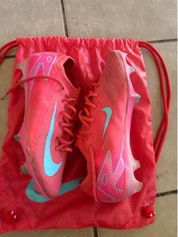 Soccer cleats