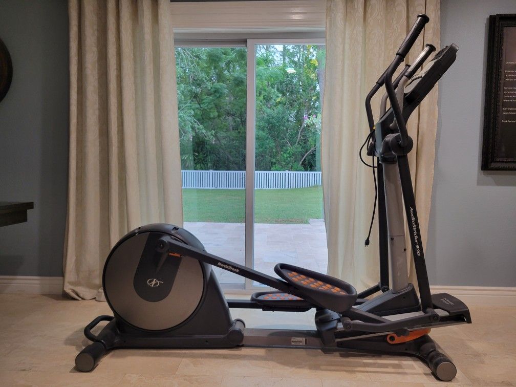 NordicTrack AudioStrider 990 (Elliptical)