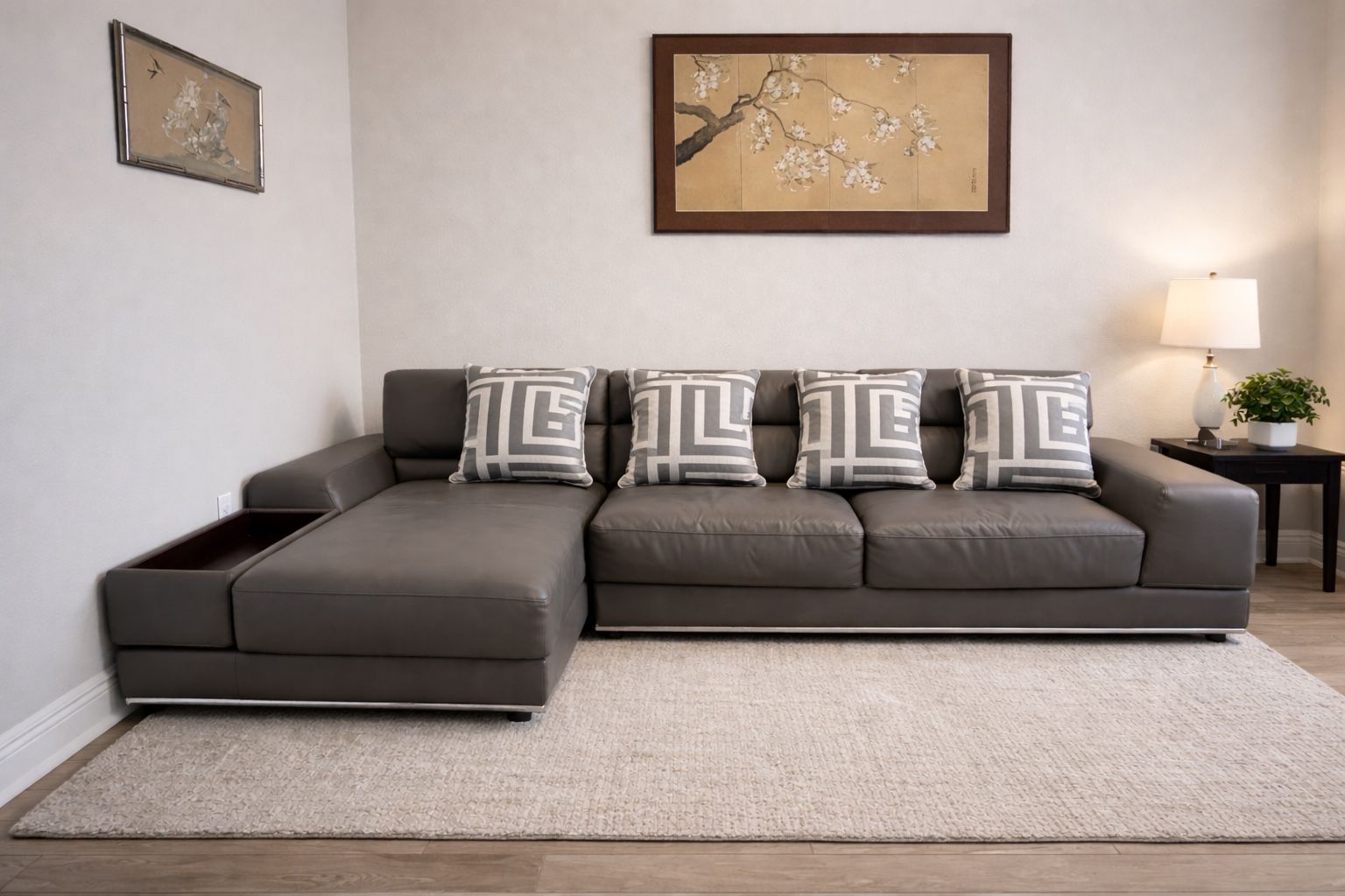 Zuri Modern Gray Leather Sectional Sofa w/ Chaise – Excellent Condition