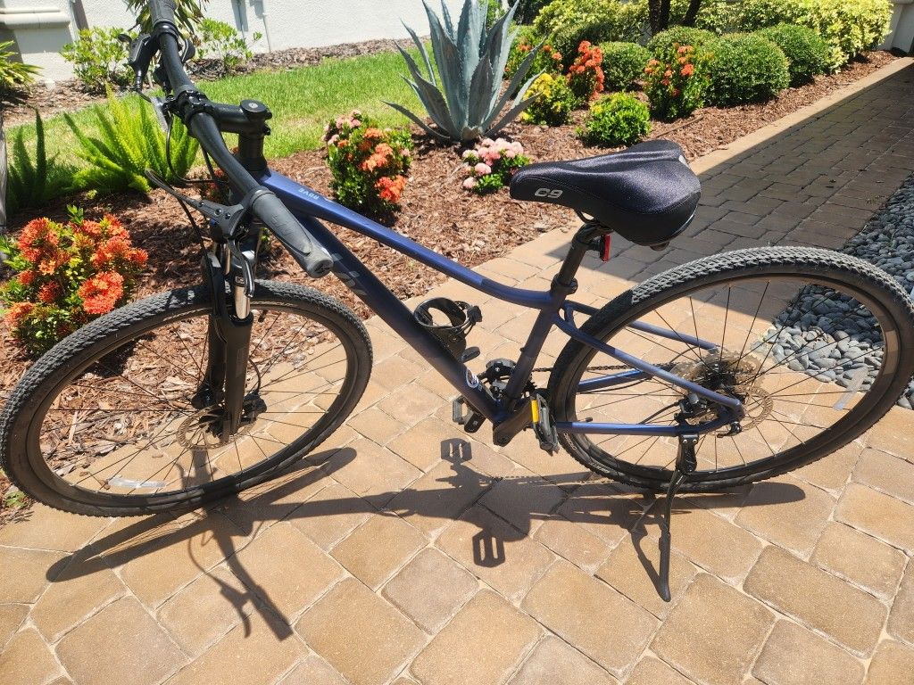 Womans Giant LIV ROVE 2 XS