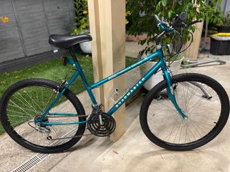 Roadmaster Chromium Edition Hybrid Bike