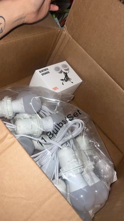 Vanity/Bedroom speaker set! Comes with diamond vanity nobs also.