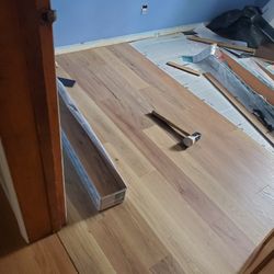 Sanding And Refinishing. Intall Hardwood Floor 