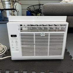 GE® 115 VOLT ELECTRONIC ROOM AIR CONDITIONER