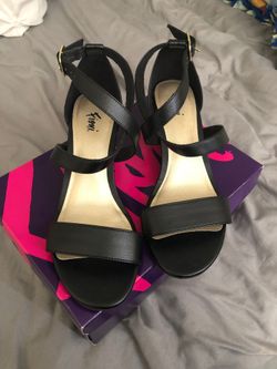 Fioni Wedges size 6