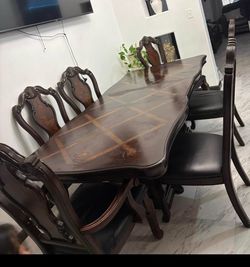 Comedor 6 sillas  de madera
