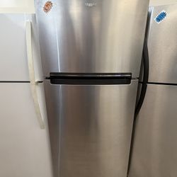 Whirlpool Apartment Size Fridge 