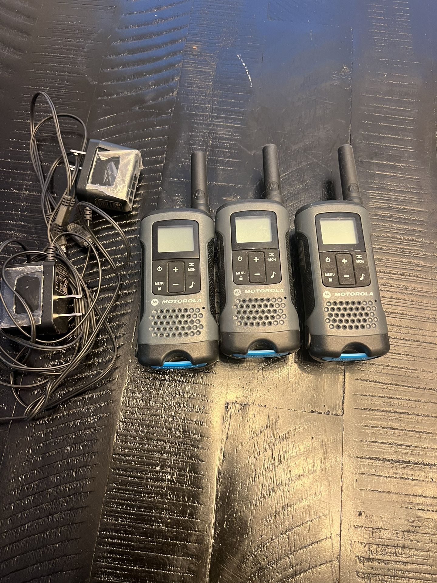 Motorola T260TP Talkabout Walkie Talkie 3 Two Way Radio 22 Chan New In Box White