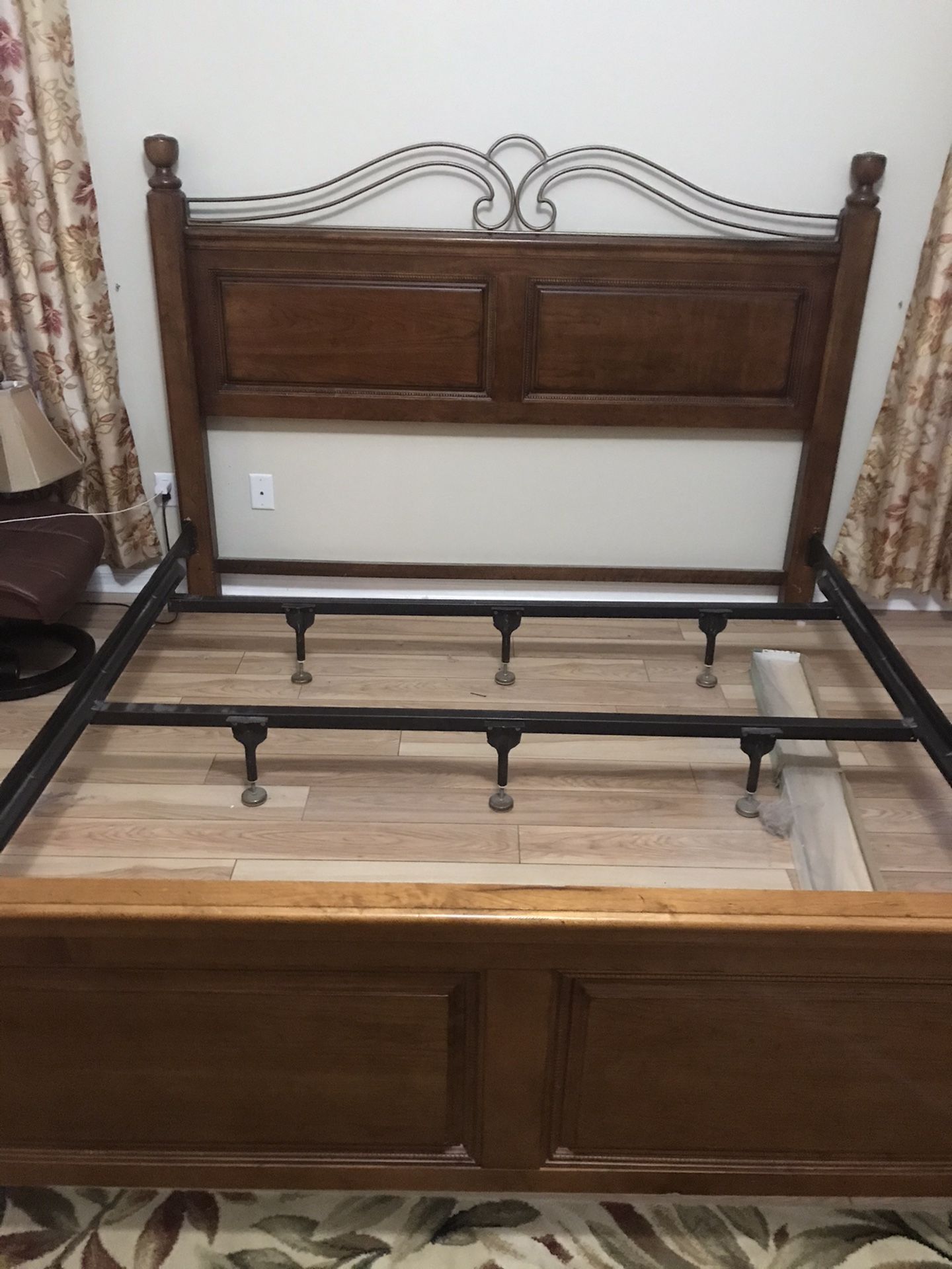 King size bed . Real wood, good Condition