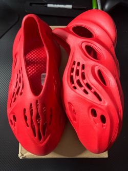 Adidas Yeezy Foam RNNR Vermilion Size 4