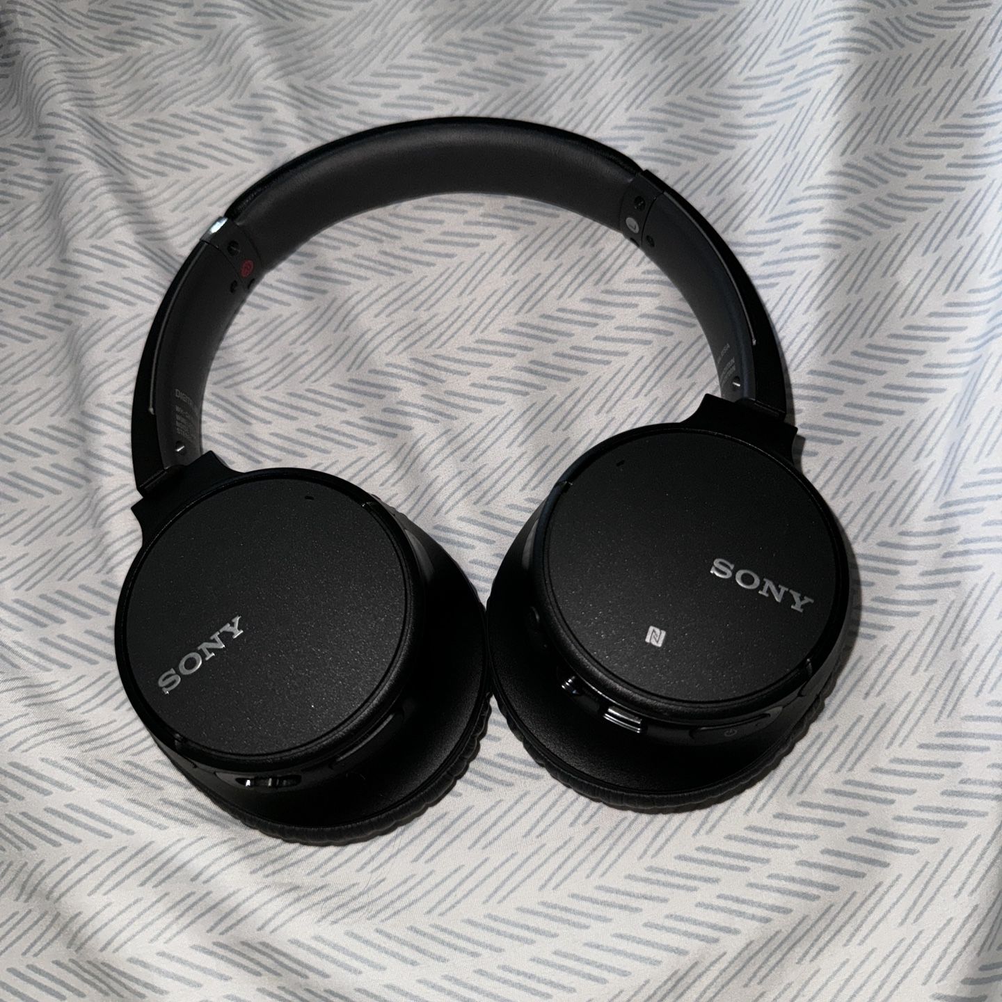 Sony wch700n Wireless Headphones for Sale in Mansfield TX OfferUp