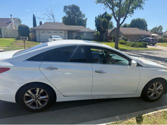 2011 Hyundai sonata limited – RUNS – Mechanic's Special / Parts Car