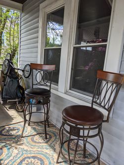 2 Bar Stools