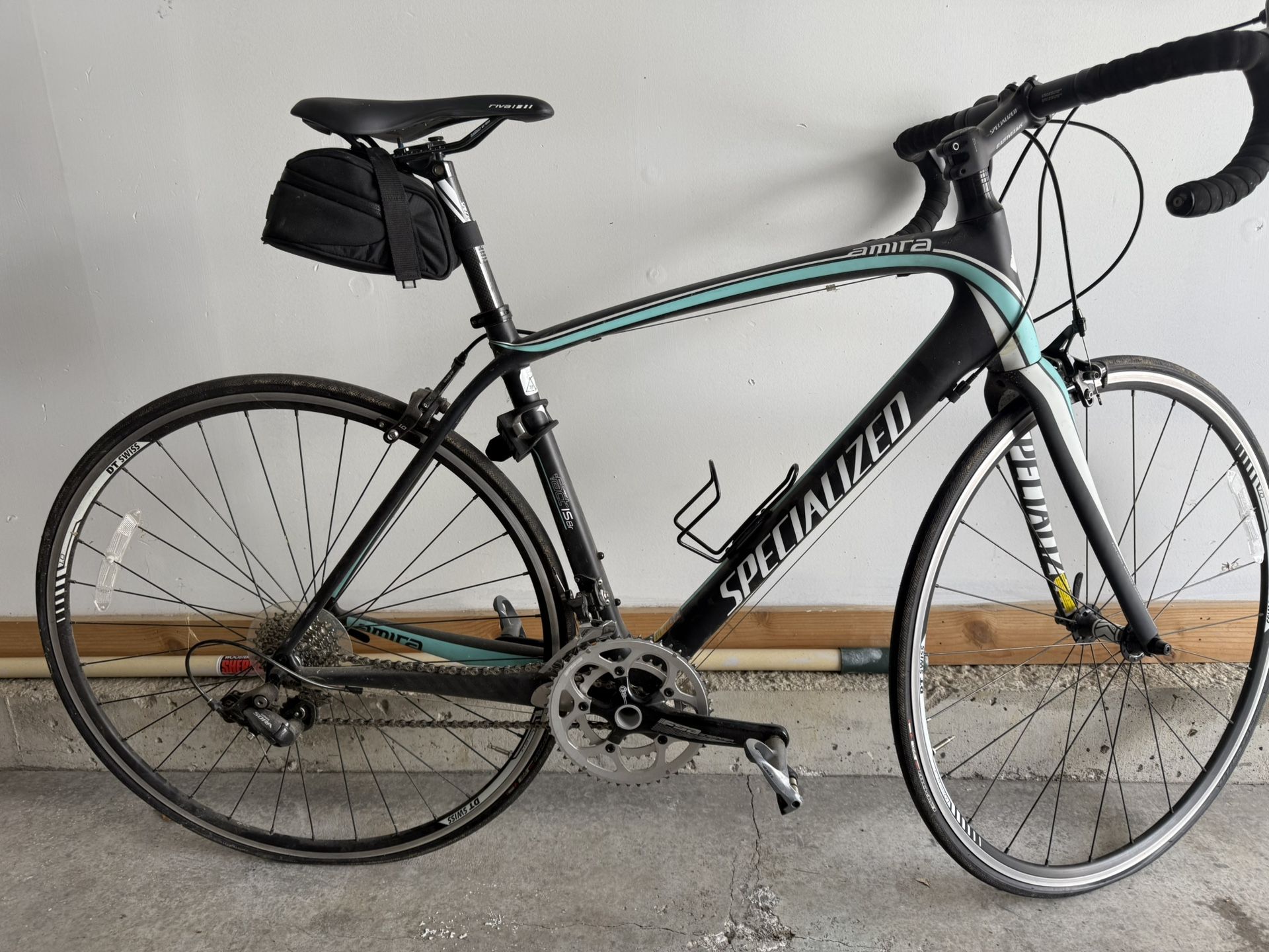 Specialized Amira Carbon FACT IS 8r Road Bike With Pedals