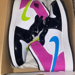 Jordan 1 mids