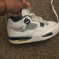 Jordan 4s